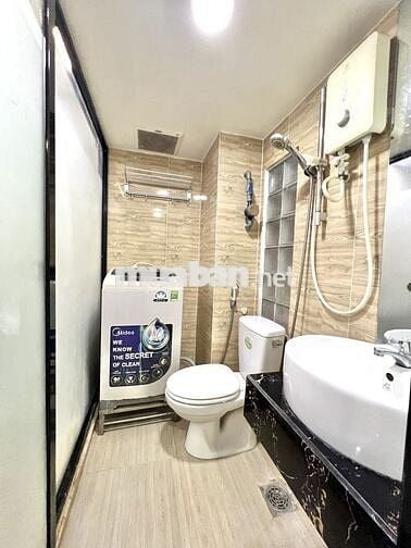 PHÒNG CỬA SỔ CÓ MÁY GIẶT 5P ĐI ĐH SƯ PHẠM Q.5