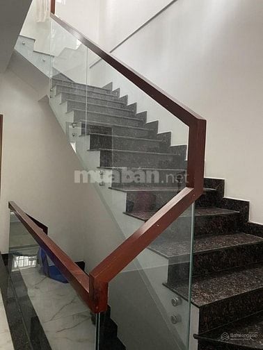 Bán nhà mặt phố 100m2(5m*20m), nhà 1 trệt, 3 lầu, KDC Phước Kiển A