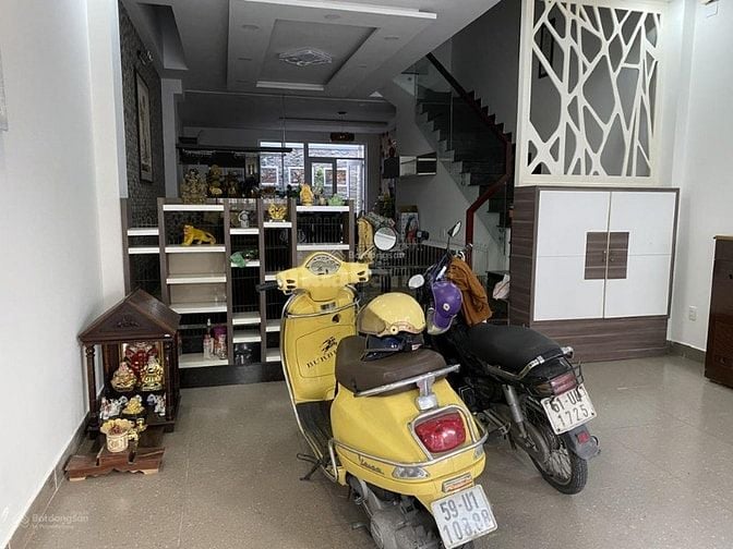 Bán nhà mặt phố 100m2(5m*20m), nhà 1 trệt, 3 lầu, KDC Phước Kiển A