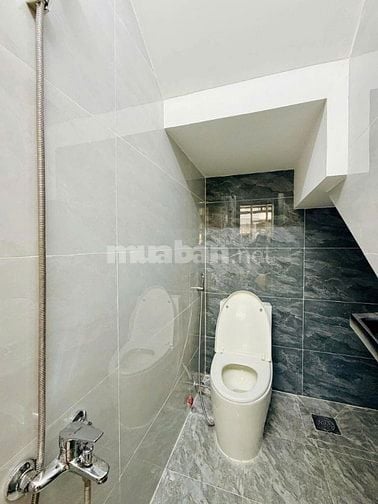 Bán nhà hẻm xe hơi Út Tịch Tân Bình 60m², 1 trệt 2 lầu, thuê 15tr/th