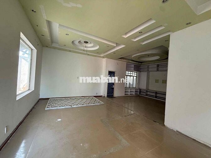 Biệt thự trệt 2 lầu sân thượng 10*24; 5pn đường 6m thông