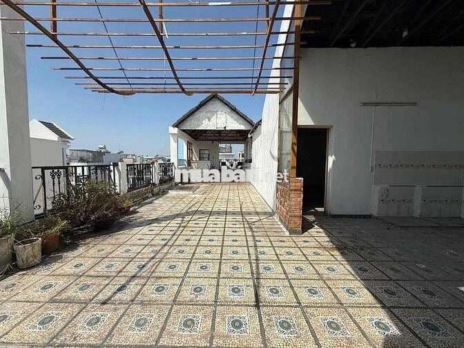 Biệt thự trệt 2 lầu sân thượng 10*24; 5pn đường 6m thông