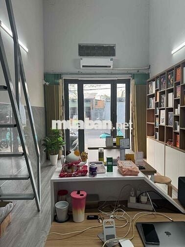 Cần sang cửa hàng bán điện thoại / phụ kiện