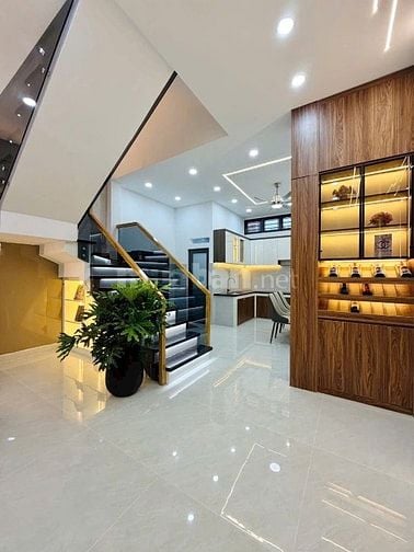 Hàng hiếm 100m2 sát bên Giga Mall. Dòng tiền 15tr/ tháng .Chỉ 2 tỷ 580