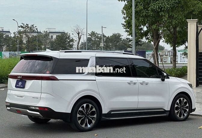 KIA Carnival 2021 Signature trắng 36.000km