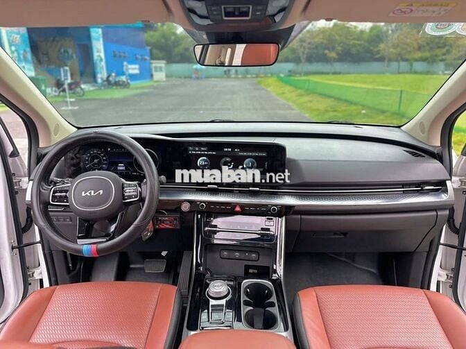 KIA Carnival 2021 Signature trắng 36.000km