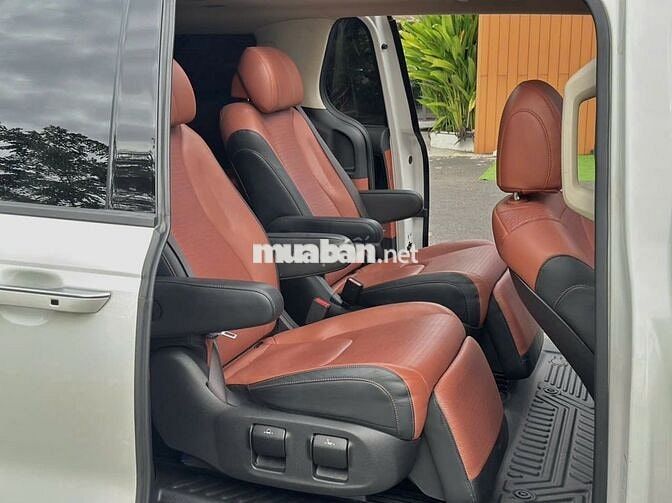 KIA Carnival 2021 Signature trắng 36.000km