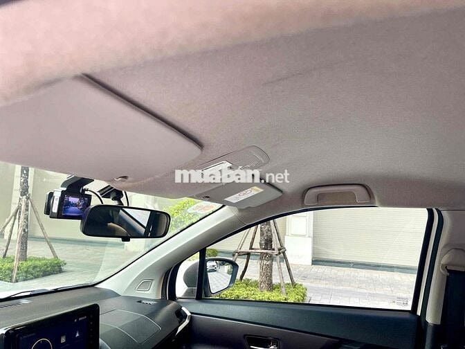 Toyota Avanza Premio 2023 CVT - 52000 km bao zin