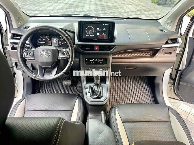 Toyota Avanza Premio 2023 CVT - 52000 km bao zin
