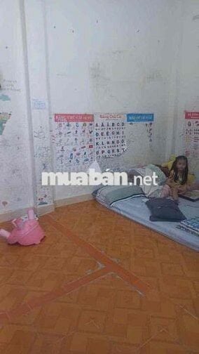 thuê Mt Phạm Văn Chí Q6, 4x8, 1trệt2lầu, sạch sẽ có nội thất, cọc 1