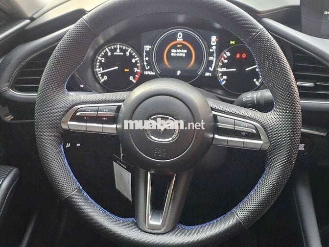 Mazda 3 2024 1.5L Luxury - 19000 km