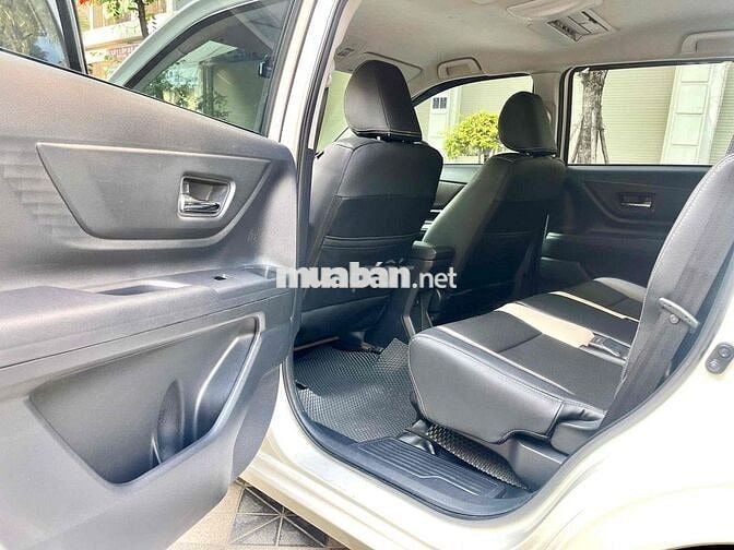 Toyota Avanza Premio 2023 CVT - 52000 km bao zin