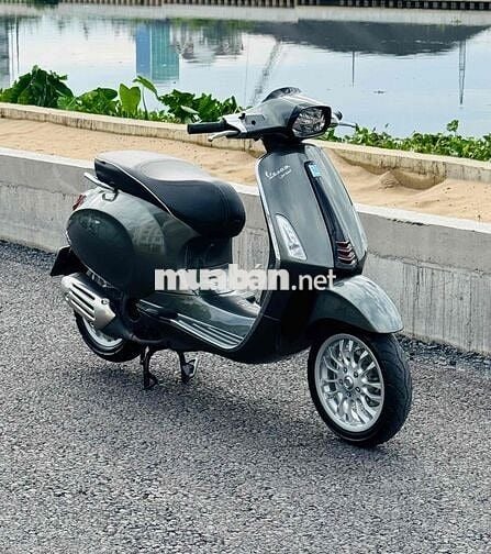 Piaggio Vespa Sprint Xám titan máy igen