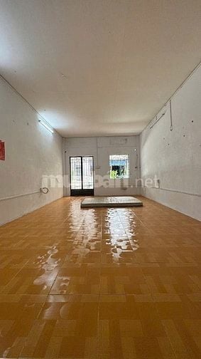 Nhà vị trí đẹp ngang 4.55 Ông Ích Khiêm tiện ở và kinh doanh