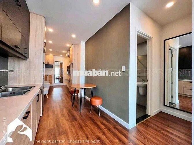 Cho thuê chdv 30m2 full nội thất, thang máy nội khu sân bay, Tân Bình