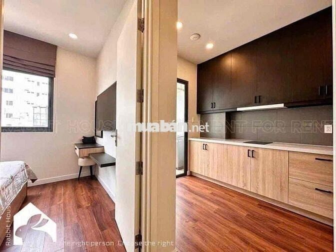 Cho thuê chdv 30m2 full nội thất, thang máy nội khu sân bay, Tân Bình