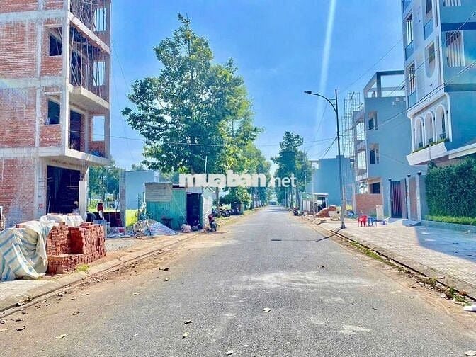 BÁN ĐÂT THỔ CƯ NGAY PHÒNG CÔNG CHỨNG LONG HÒA, CHỈ 800TR/ NỀN, SỔ SẴN