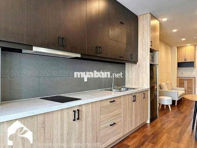 Cho thuê chdv 30m2 full nội thất, thang máy nội khu sân bay, Tân Bình