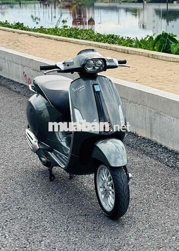 Piaggio Vespa Sprint Xám titan máy igen
