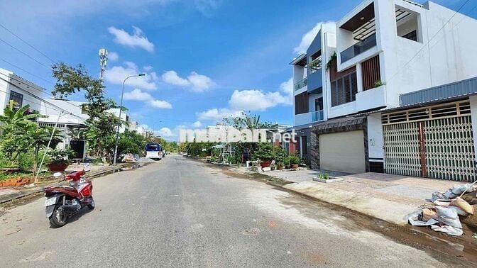 KHÔNG PHÁT SINH 800TR/NỀN NGAY PHÒNG CÔNG CHỨNG LONG HOÀ - SỔ RIÊNG