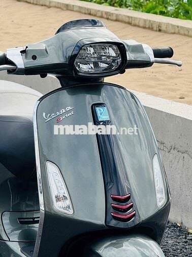 Piaggio Vespa Sprint Xám titan máy igen