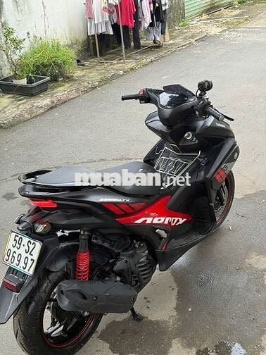 Yamaha NVX 2018 Đen đỏ