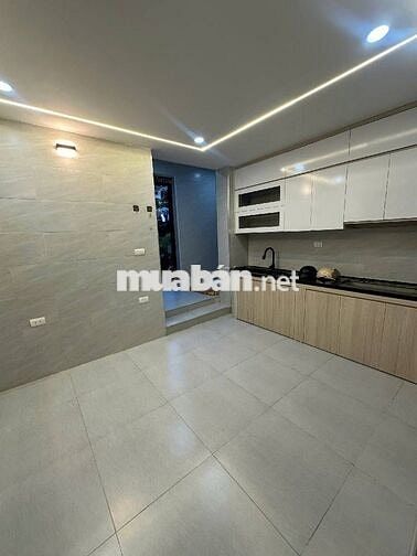 CĂN HỘ TẬP THỂ HAI BÀ TRƯNG VỪA Ở VỪA KINH DOANH - 15M RA Ô TÔ