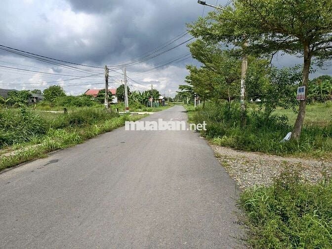 Đất mặt tiền nhựa trước có view núi