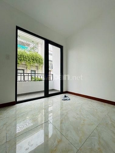 Nhà Nguyễn Tất Thành – Q4 | 63m² | 1 trệt 2 lầu – Có thu nhập 8tr/th