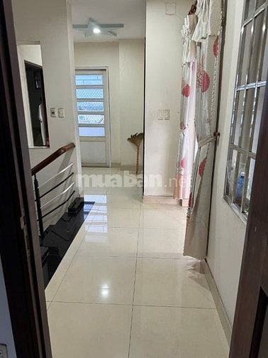 Bán nhà biệt thự căn góc 214m² mặt đường Nguyễn Duy Trinh Q2 gần chợ 5