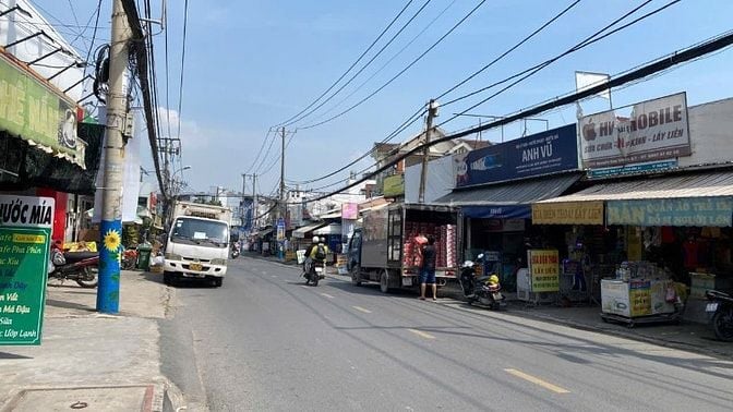 Bán nhà biệt thự căn góc 214m² mặt đường Nguyễn Duy Trinh Q2 gần chợ 5