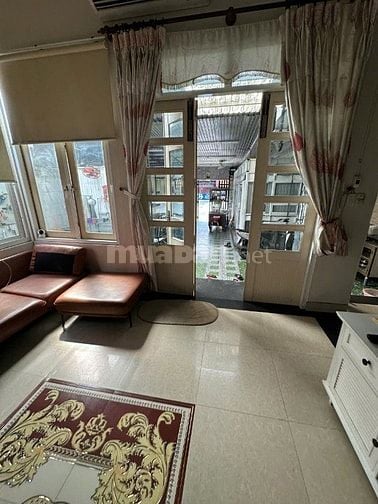 Bán nhà biệt thự căn góc 214m² mặt đường Nguyễn Duy Trinh Q2 gần chợ 5