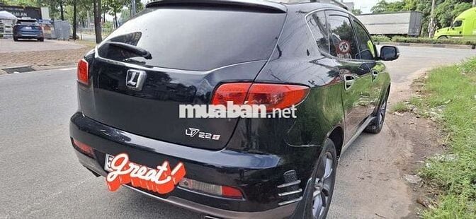 Ô tô 7 chỗ số tự động 2011