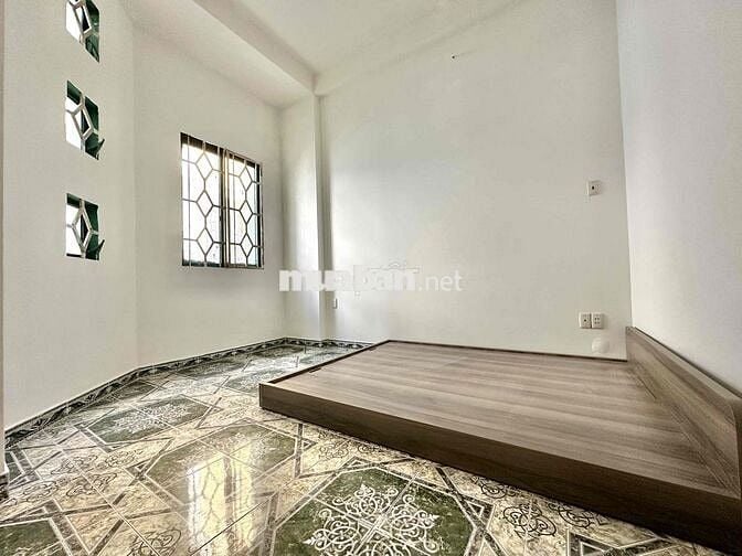 Trống Lại Căn Hộ 1 Phòng Ngủ Lớn, Bancol Gần Trường Chinh, Cộng Hoà