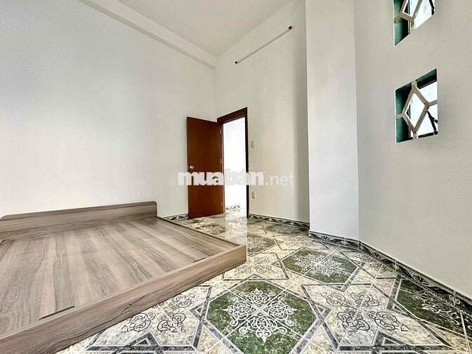 Trống Lại Căn Hộ 1 Phòng Ngủ Lớn, Bancol Gần Trường Chinh, Cộng Hoà