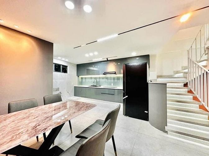 Bán nhà Hai Bà Trưng, Phường 8, Quận 3 DT 4x15.5m 1 trệt 2 lầu