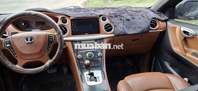 Ô tô 7 chỗ số tự động 2011