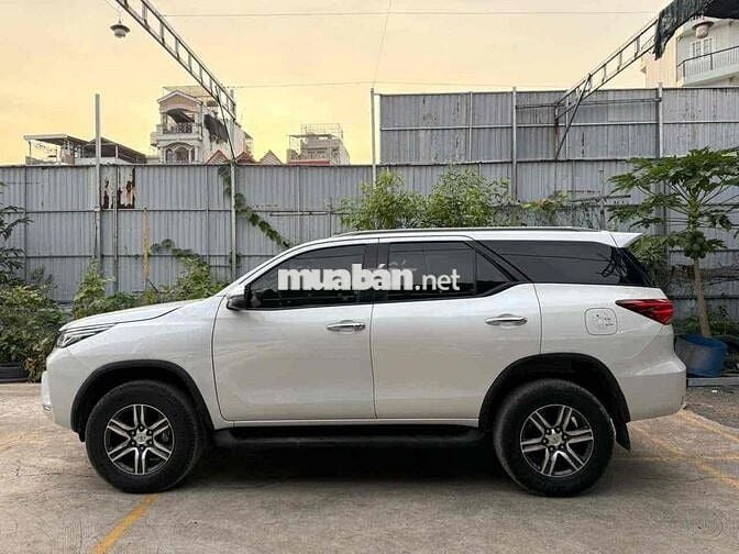 FORTUNER 2.4G 2022 TỰ ĐỘNG BẢO HÀNH 1 NĂM