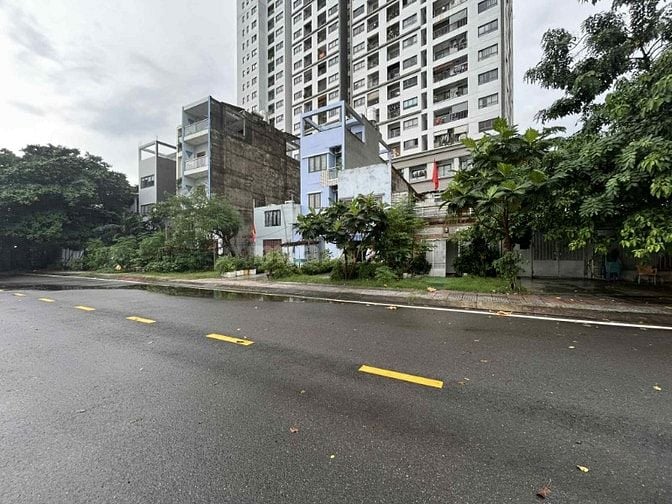 NHÀ MẶT TIỀN BỜ KÈ VĂN THÁNH ĐƯỜNG NGUYỄN VĂN THƯỢNG ( D1 CŨ ) 