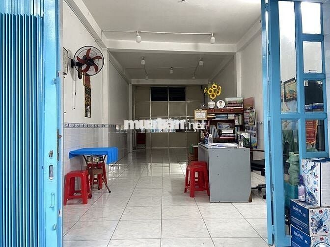 nhà mặt tiền 50m2, nhà trống, đường Hoà Hảo, phường vườn lài Tp HCM