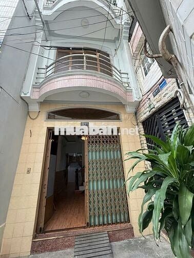 Cho thuê nhà nguyên căn hẻm 333 Lý Thải Tổ, 4 phòng ngủ, nhà mới