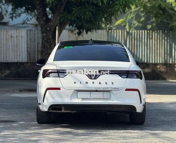 VinFast Lux A2.0 Turbo 2022 Trắng