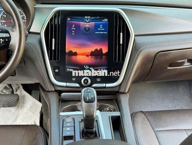 VinFast Lux A2.0 Turbo 2022 Trắng