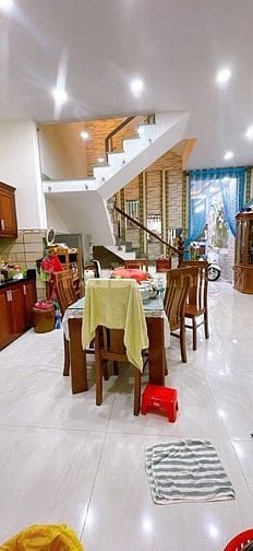 Bán gấp nhà 5 tầng ngang 5 dài 18 vuông vức gia đình 3 thế hệ