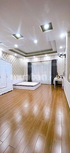 Bán gấp nhà 5 tầng ngang 5 dài 18 vuông vức gia đình 3 thế hệ