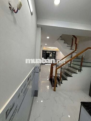 Bán nhà HXH sát MT, 3.7 tỷ, 52m2 Lê Văn Quới ngã 4 bốn xã kề Tân Phú