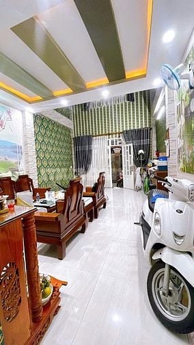 Bán gấp nhà 5 tầng ngang 5 dài 18 vuông vức gia đình 3 thế hệ