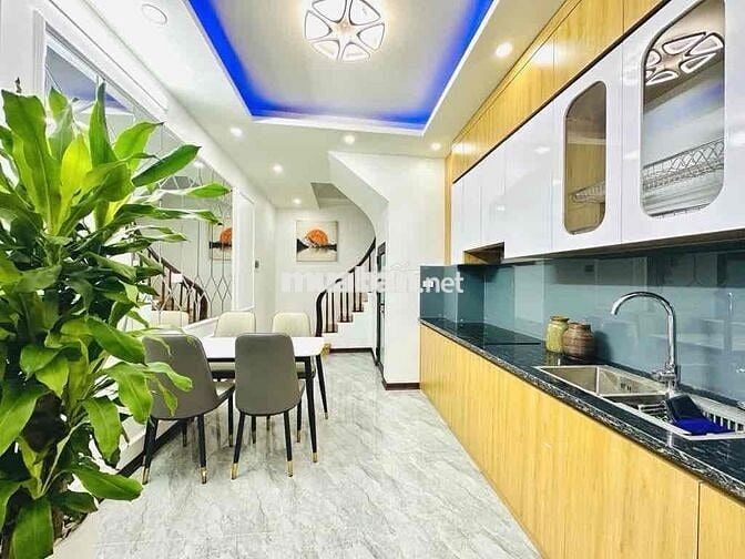 minh khai 35m 4 tầng nhà đẹp ở ngay