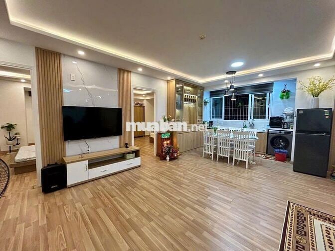 HOT : Bán Nhà Đường Hoàng Hoa Thám Cách Biển Chỉ 500m : 5T7 TL