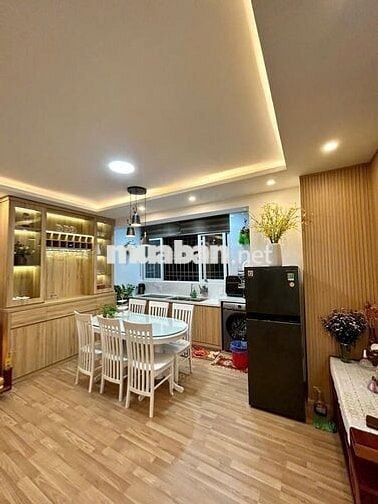 HOT : Bán Nhà Đường Hoàng Hoa Thám Cách Biển Chỉ 500m : 5T7 TL